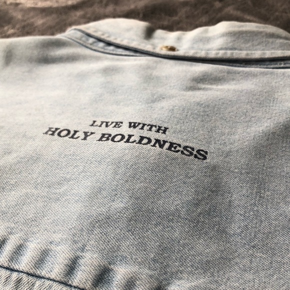 Summer vibe jean button-up. - Picture 4 of 4